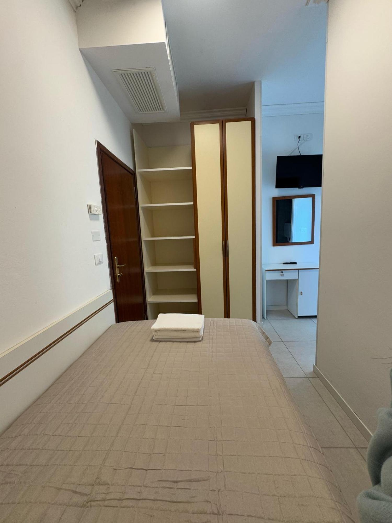 Hotel Helios Beach Milano Marittima Kültér fotó