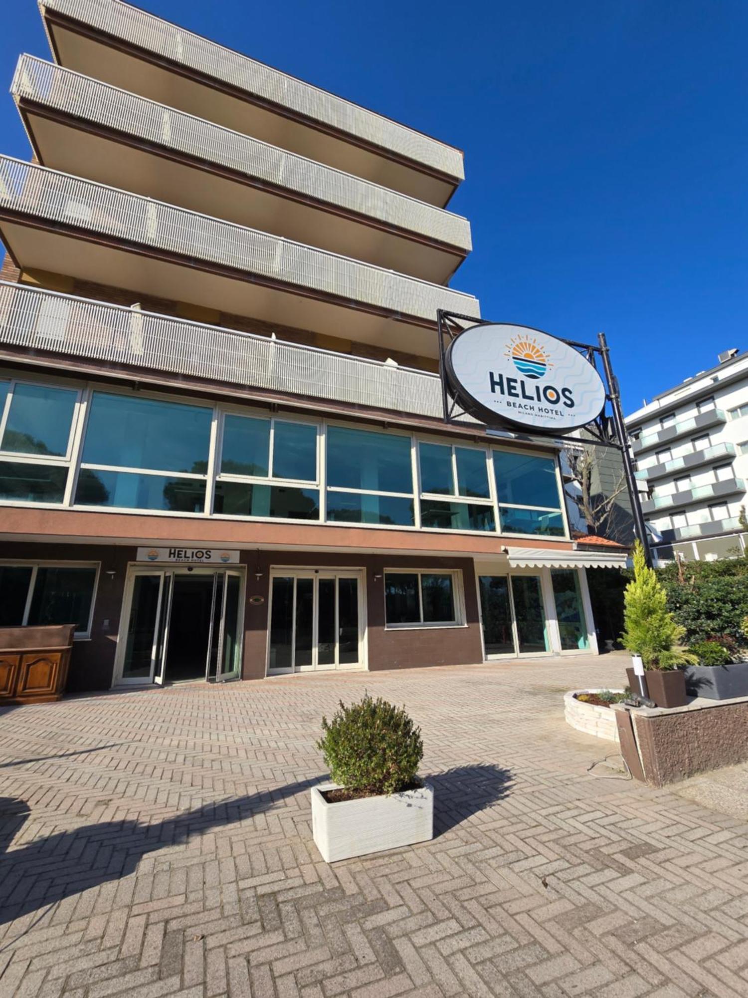 Hotel Helios Beach Milano Marittima Kültér fotó