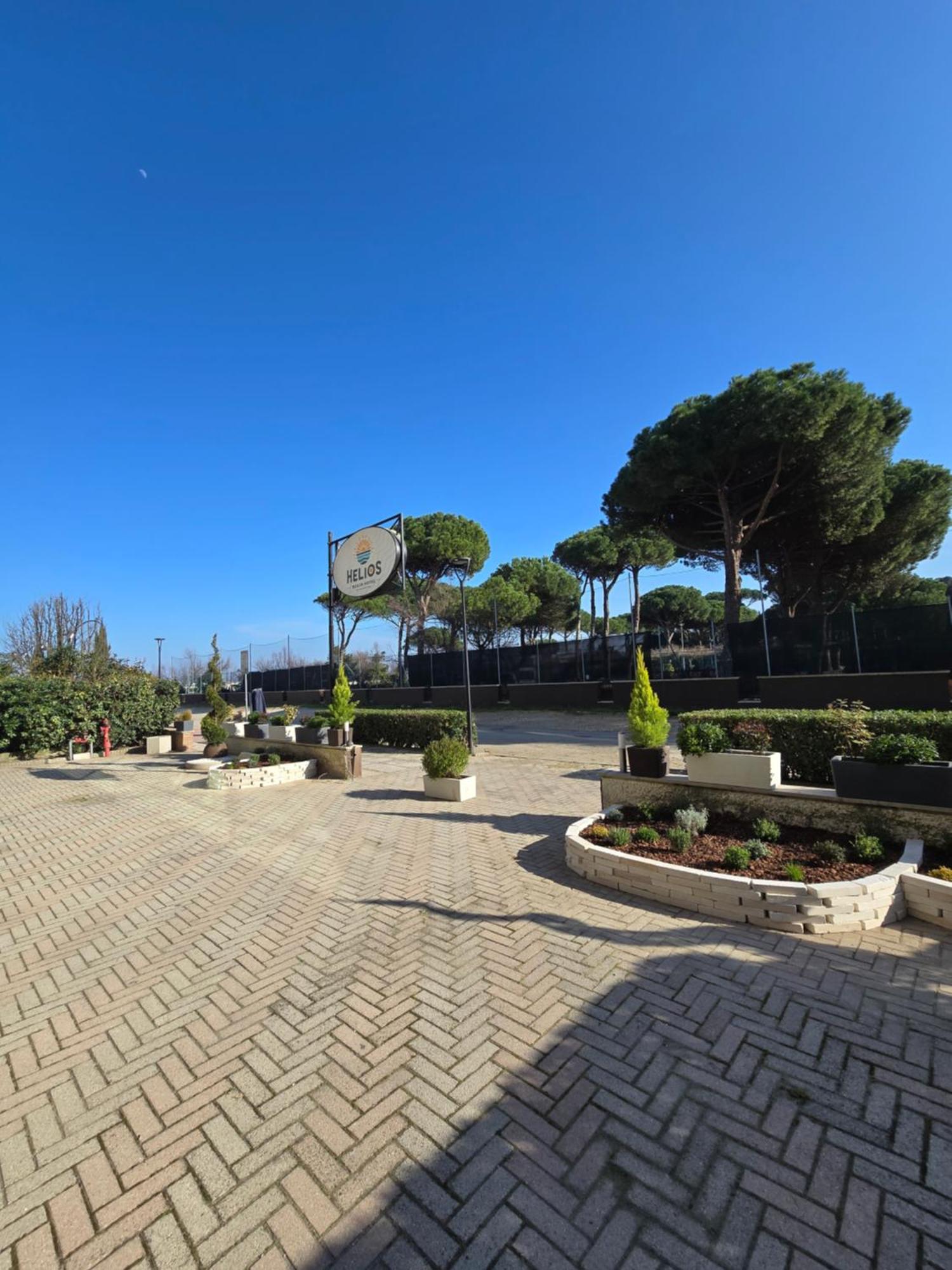 Hotel Helios Beach Milano Marittima Kültér fotó