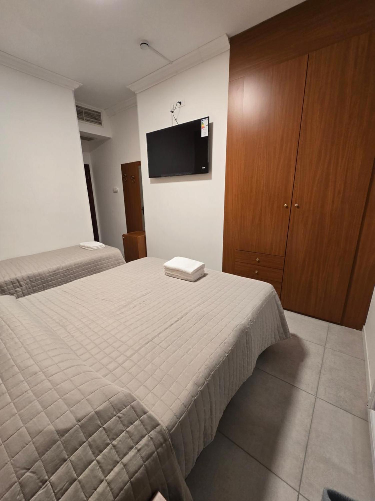 Hotel Helios Beach Milano Marittima Kültér fotó