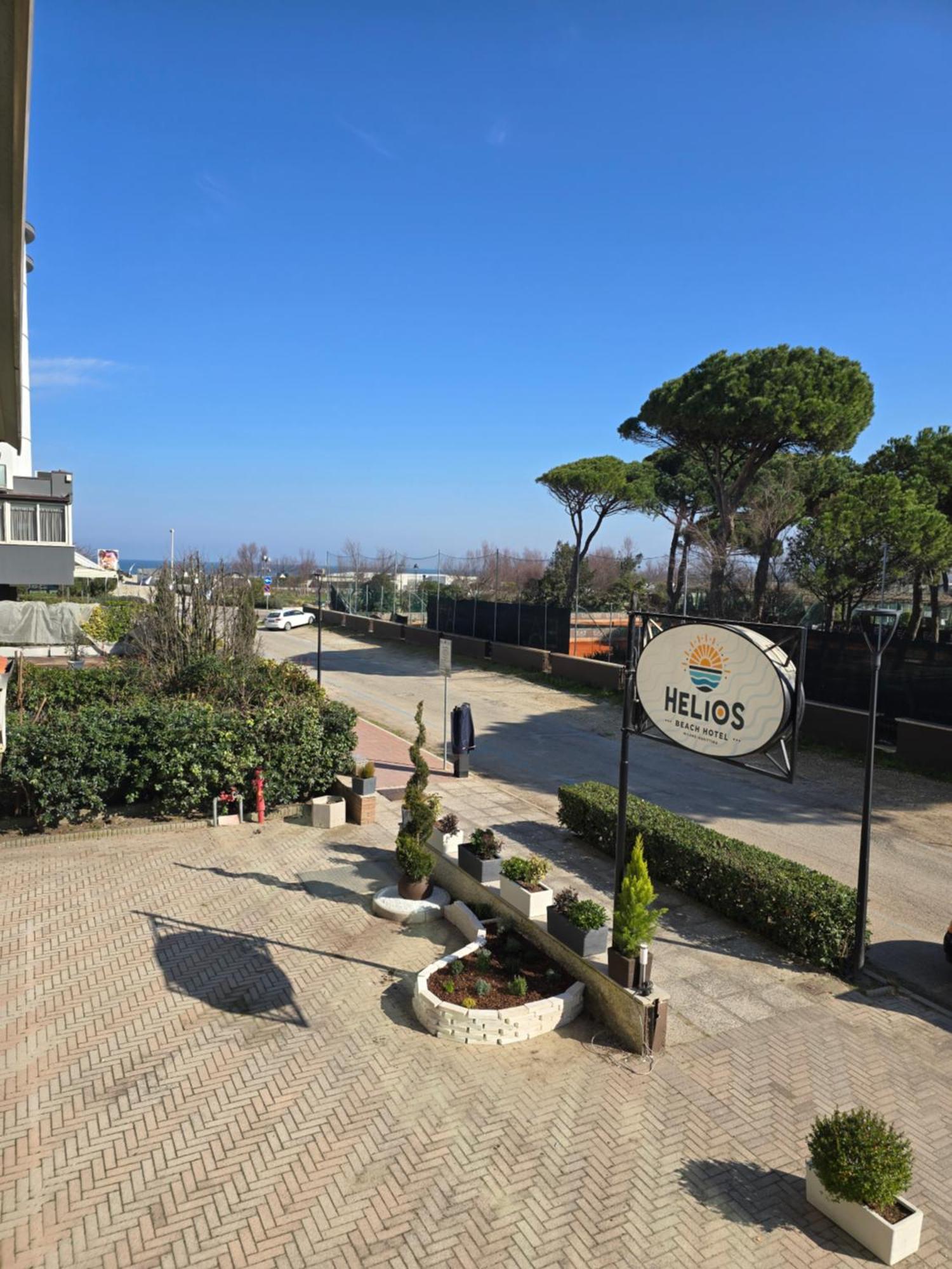 Hotel Helios Beach Milano Marittima Kültér fotó
