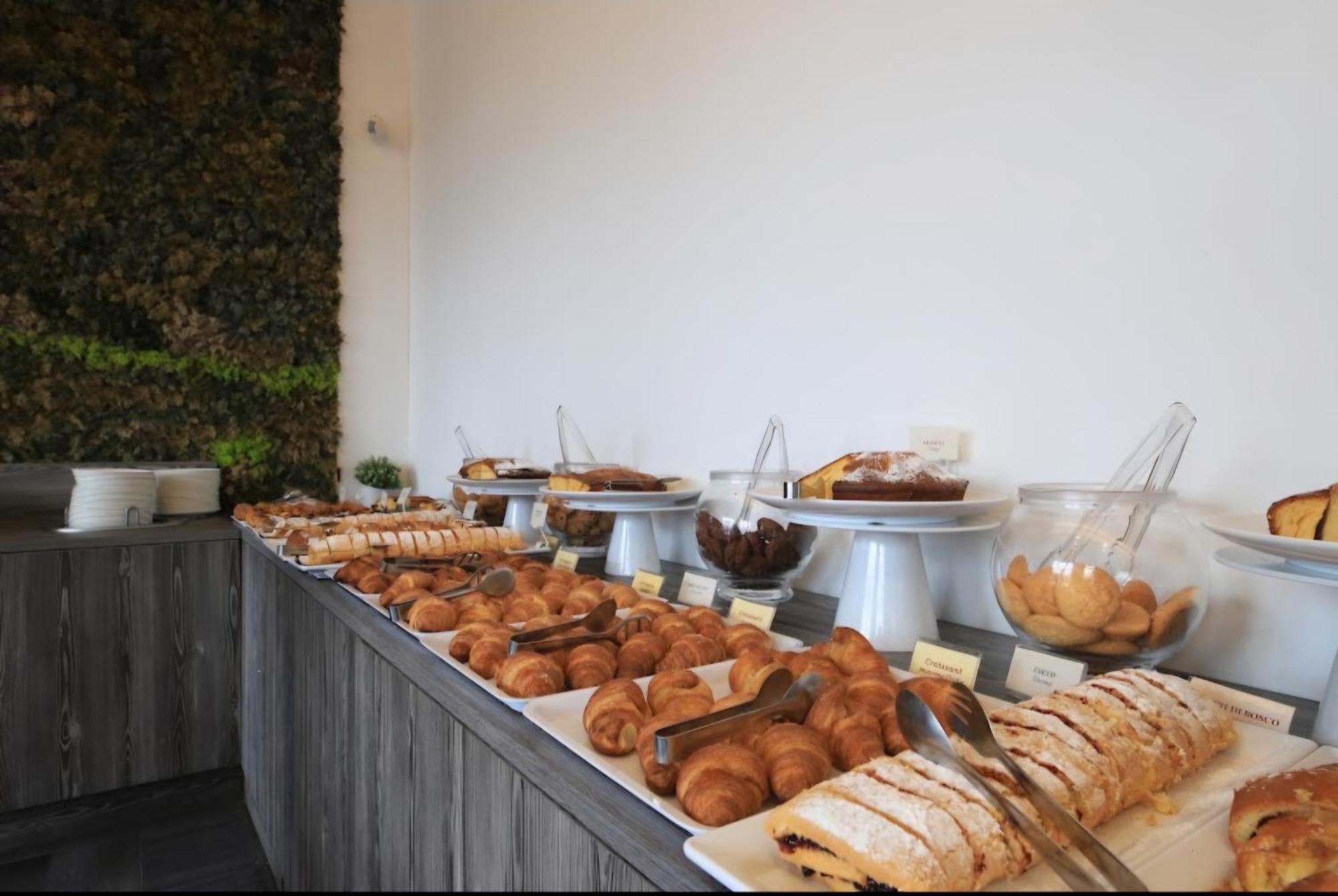 Hotel Helios Beach Milano Marittima Kültér fotó