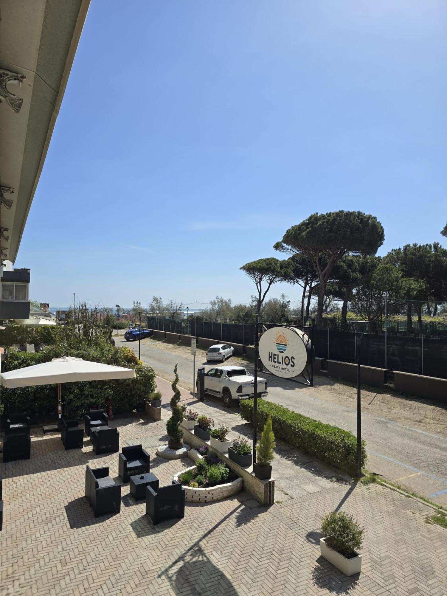Hotel Helios Beach Milano Marittima Kültér fotó