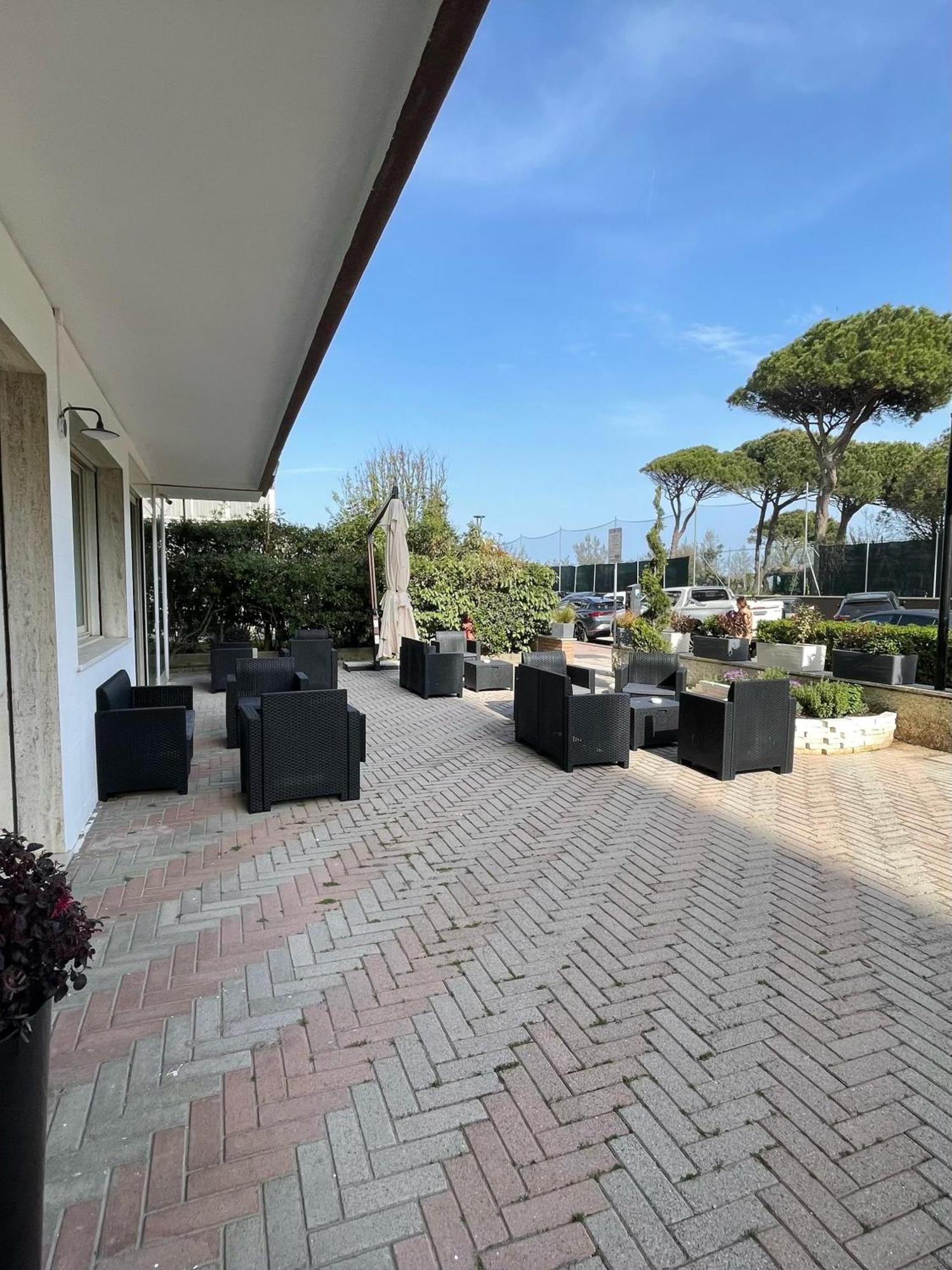 Hotel Helios Beach Milano Marittima Kültér fotó