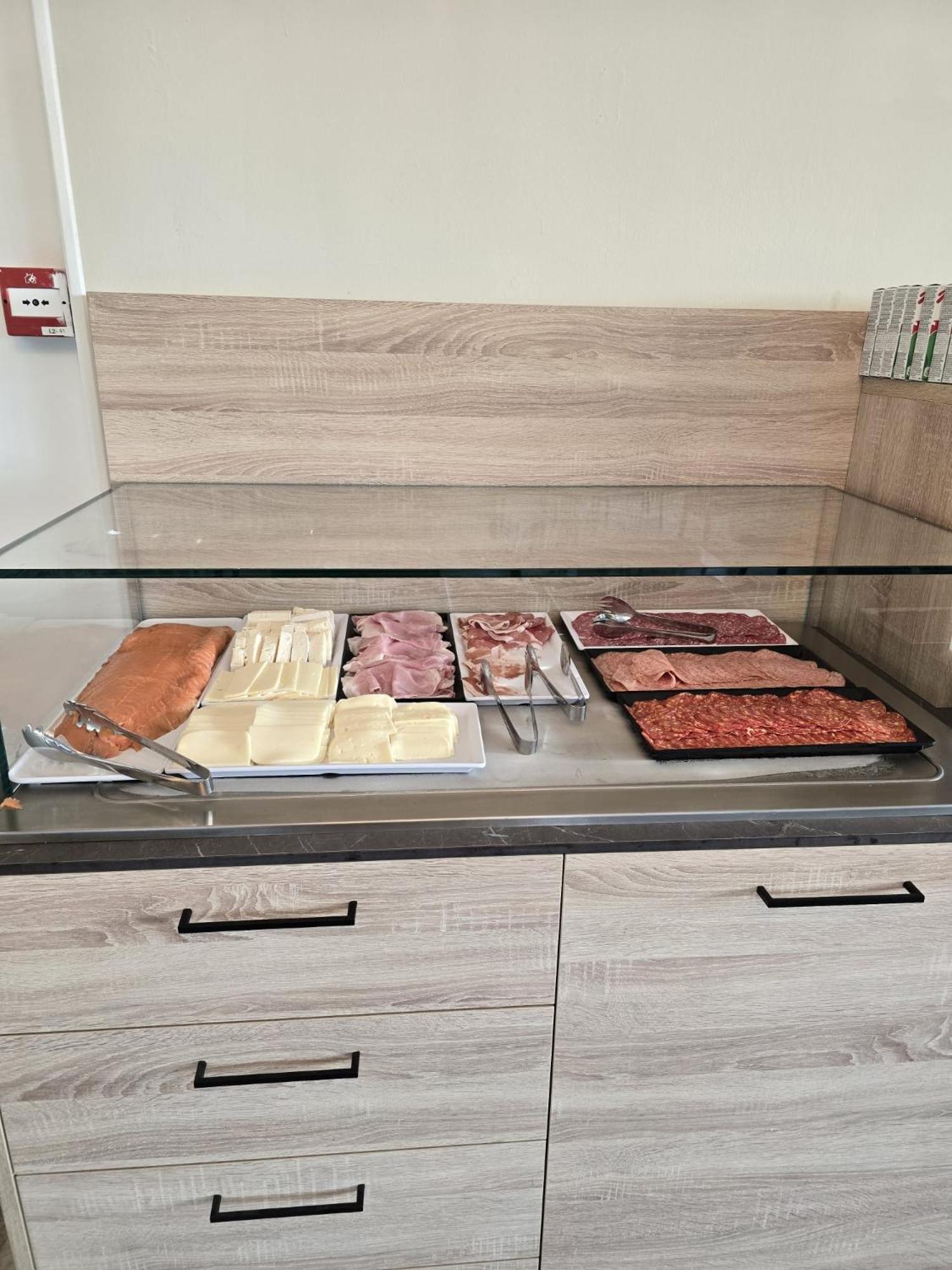 Hotel Helios Beach Milano Marittima Kültér fotó