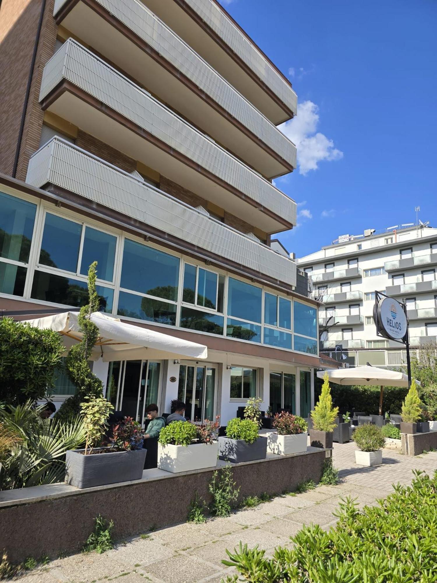 Hotel Helios Beach Milano Marittima Kültér fotó