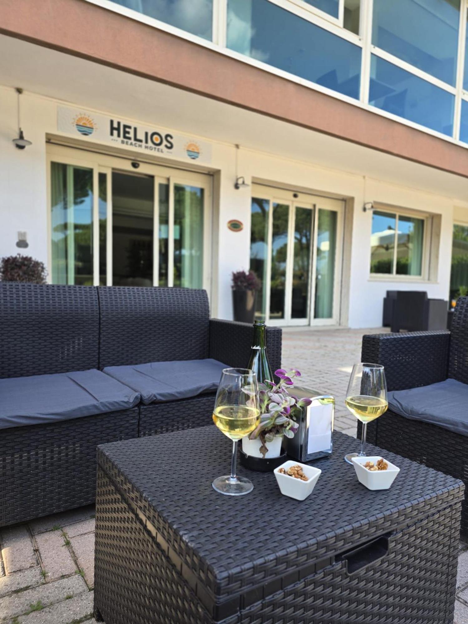 Hotel Helios Beach Milano Marittima Kültér fotó