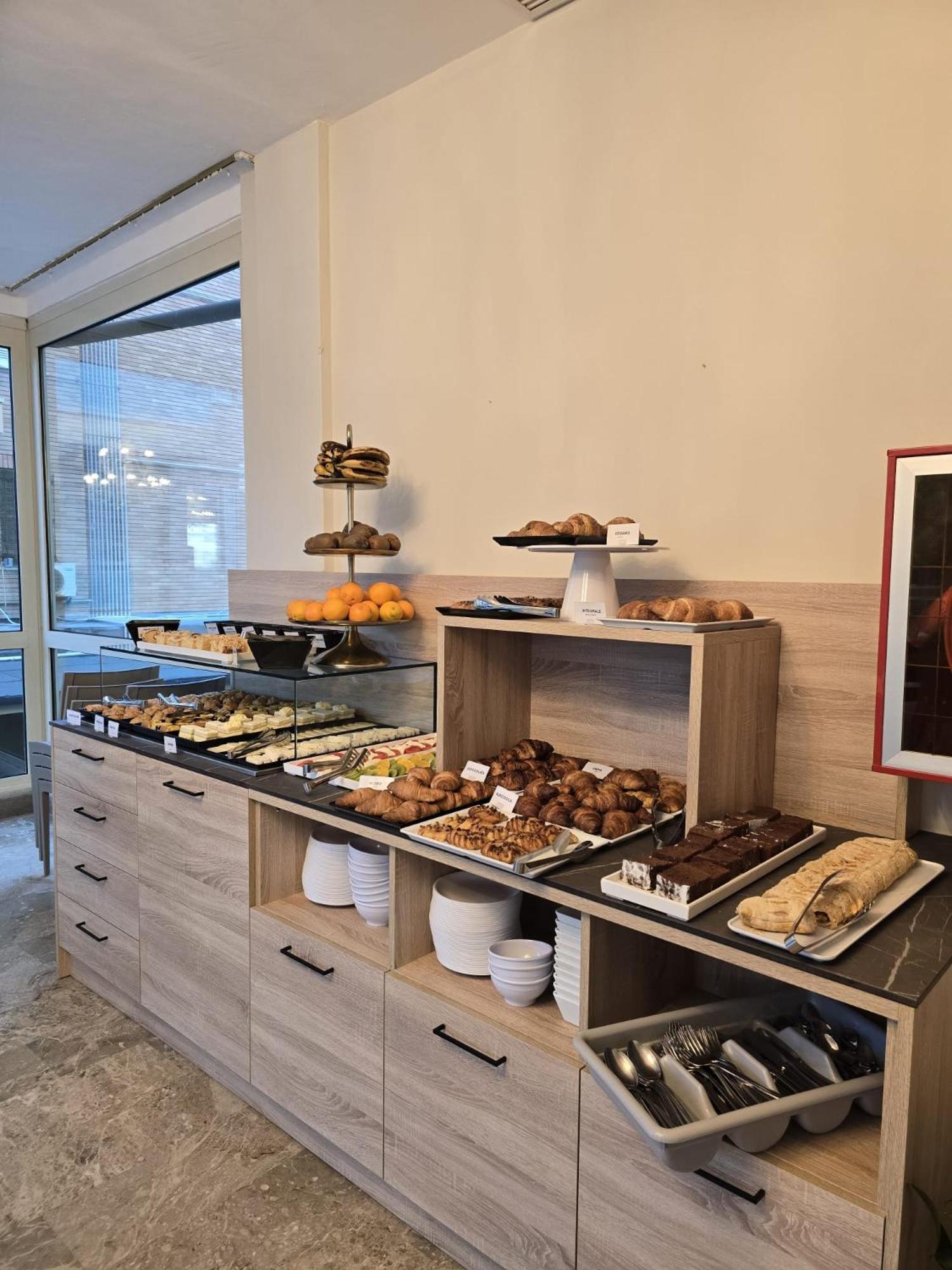 Hotel Helios Beach Milano Marittima Kültér fotó