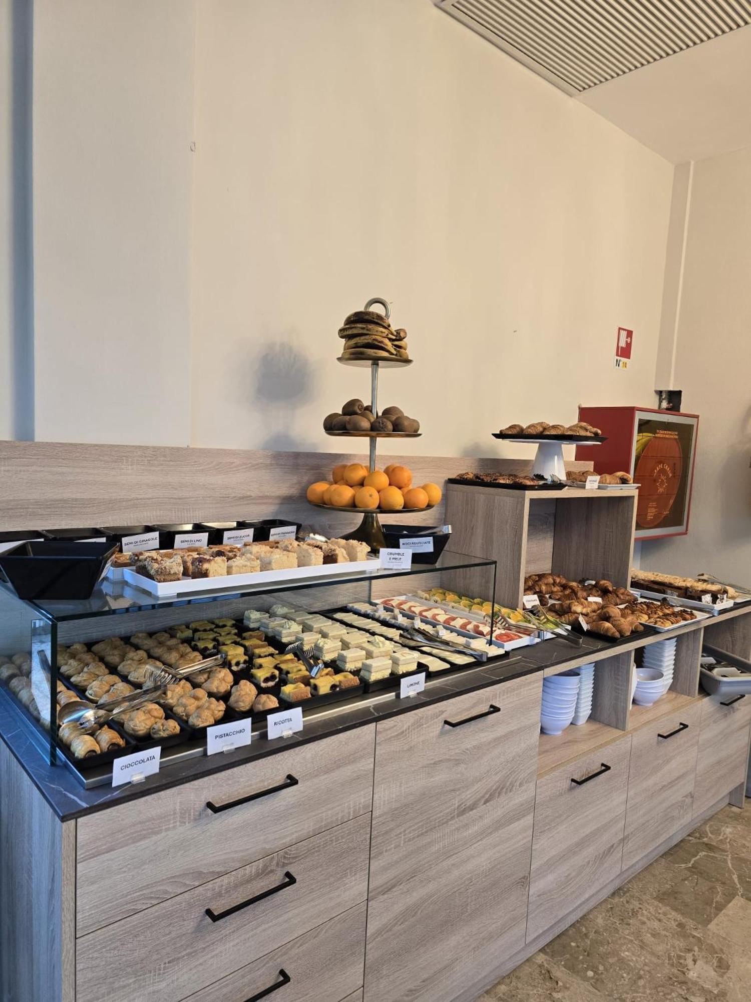 Hotel Helios Beach Milano Marittima Kültér fotó