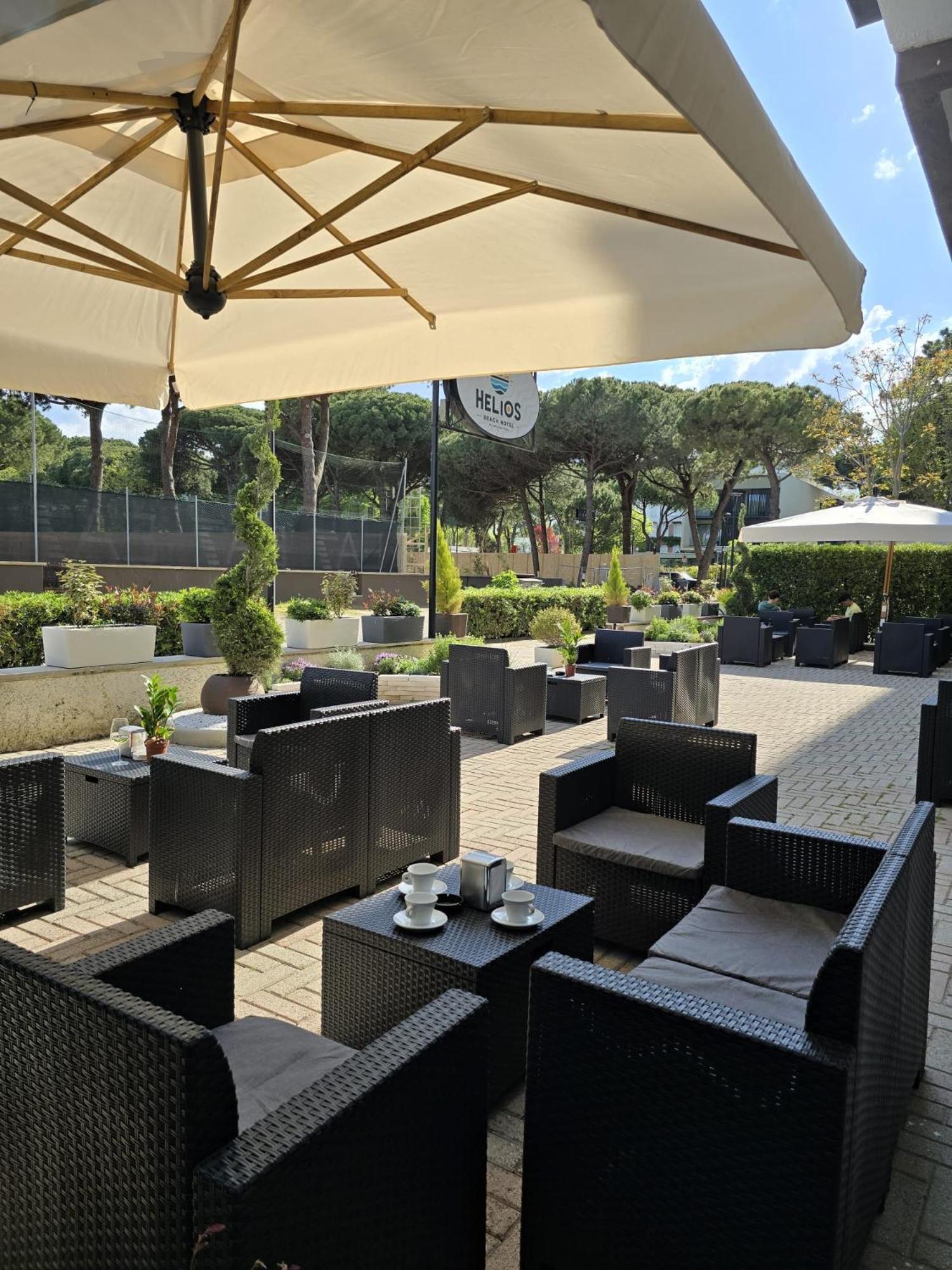Hotel Helios Beach Milano Marittima Kültér fotó