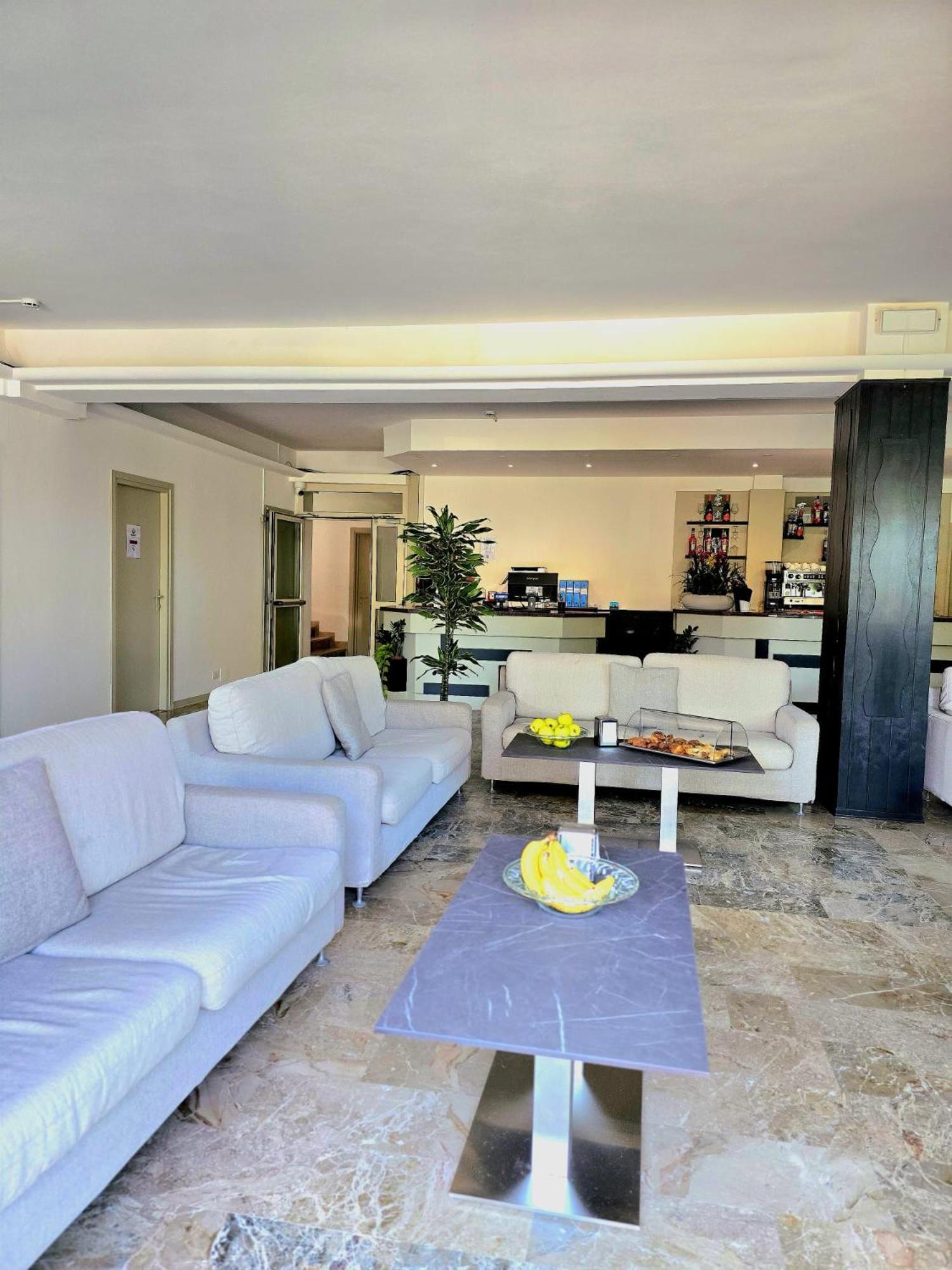 Hotel Helios Beach Milano Marittima Kültér fotó