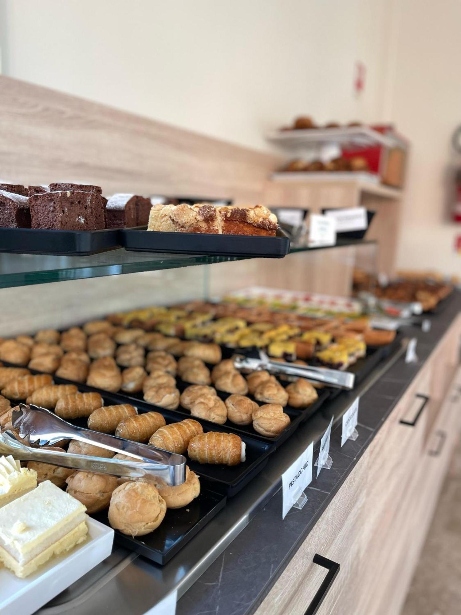 Hotel Helios Beach Milano Marittima Kültér fotó